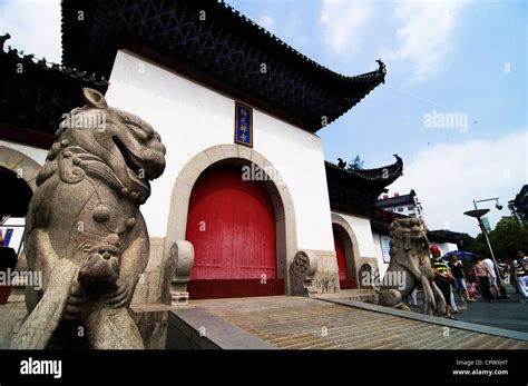 De Guiyuan Tempel: Een Oase van Rust en Mystieke Schoonheid in Wuhan!