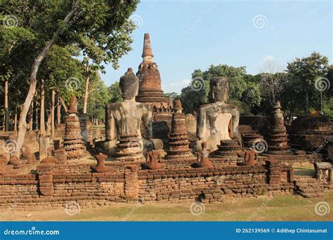 De Pagoda van Siyang: Een eeuwenoude baken van geschiedenis en schoonheid!